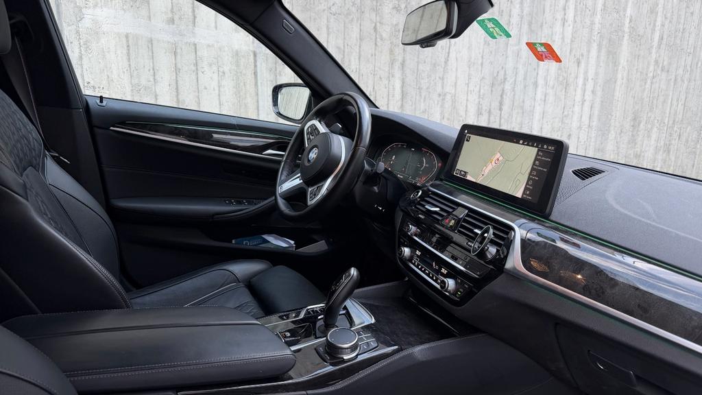 BMW 540 2023 г. Чёрный, пробег 34000 км