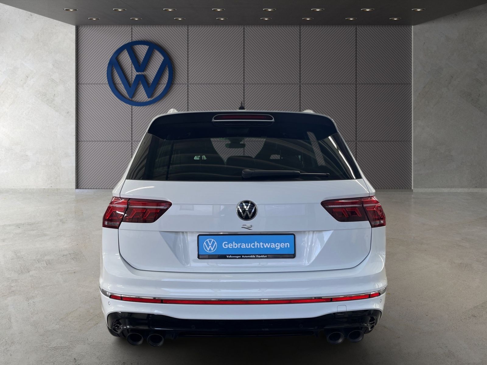 Volkswagen Tiguan 2023 г. Белый, пробег 31717 км