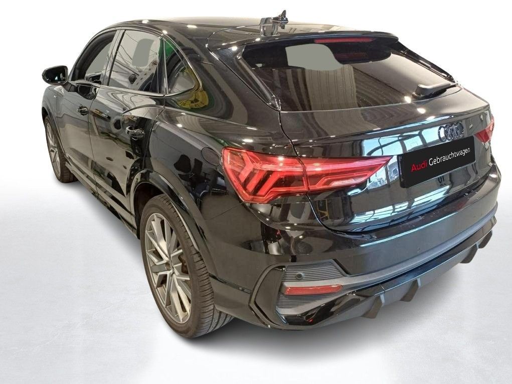 Audi Q3 2022 г. Чёрный, пробег 38333 км