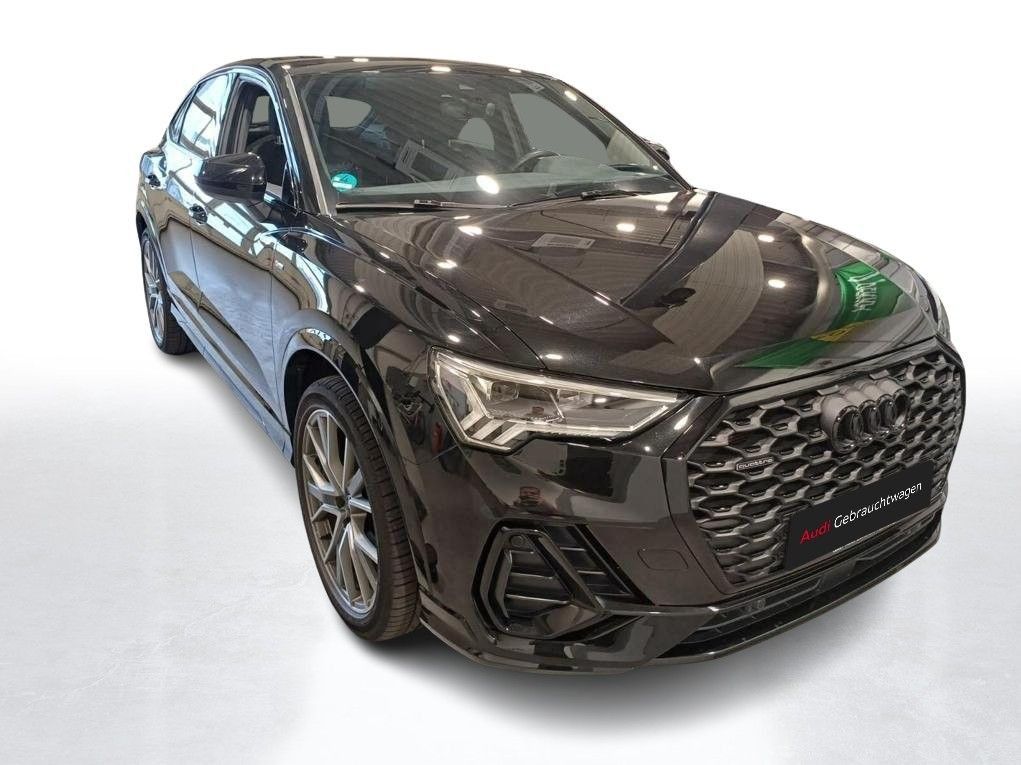 Audi Q3 2022 г. Чёрный, пробег 38333 км