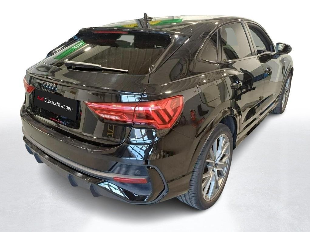 Audi Q3 2022 г. Чёрный, пробег 38333 км