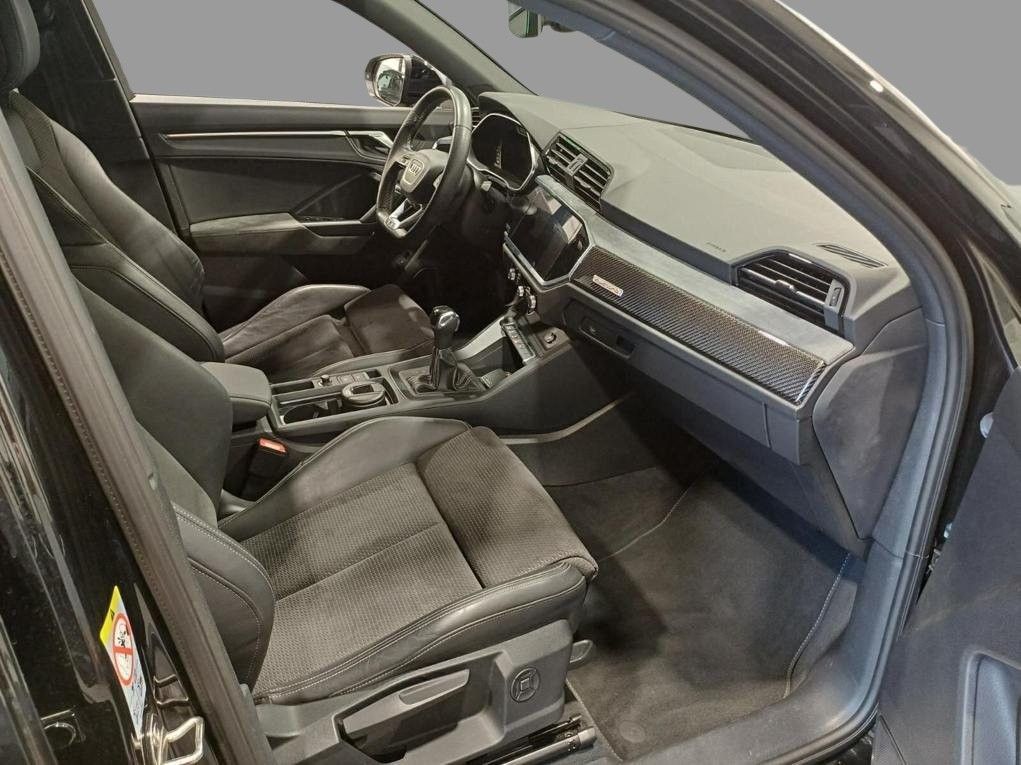 Audi Q3 2022 г. Чёрный, пробег 38333 км