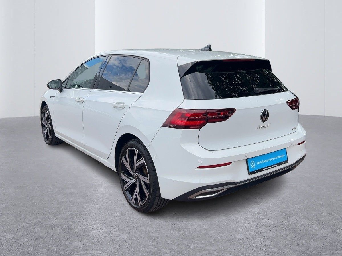 Volkswagen Golf 2022 г. Белый, пробег 39781 км
