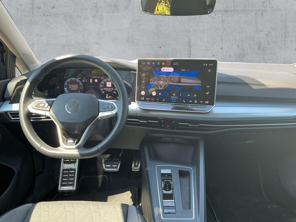 Volkswagen Golf 2025 г. Чёрный, пробег 28020 км