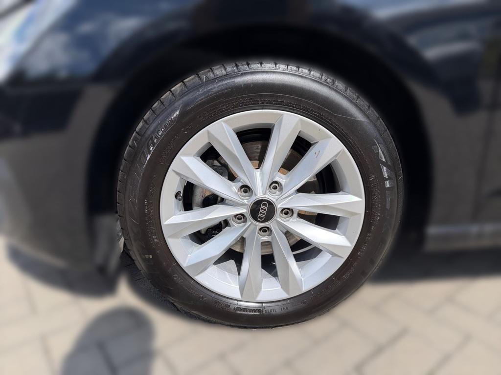 Audi A3 2023 г. Чёрный, пробег 42698 км