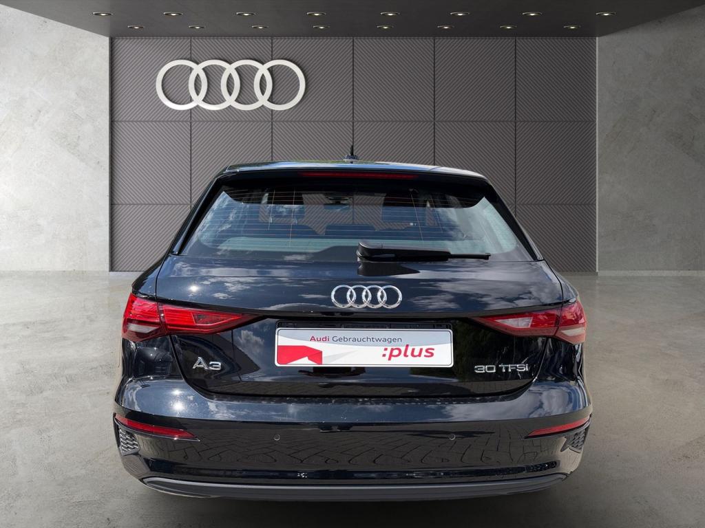 Audi A3 2023 г. Чёрный, пробег 42698 км