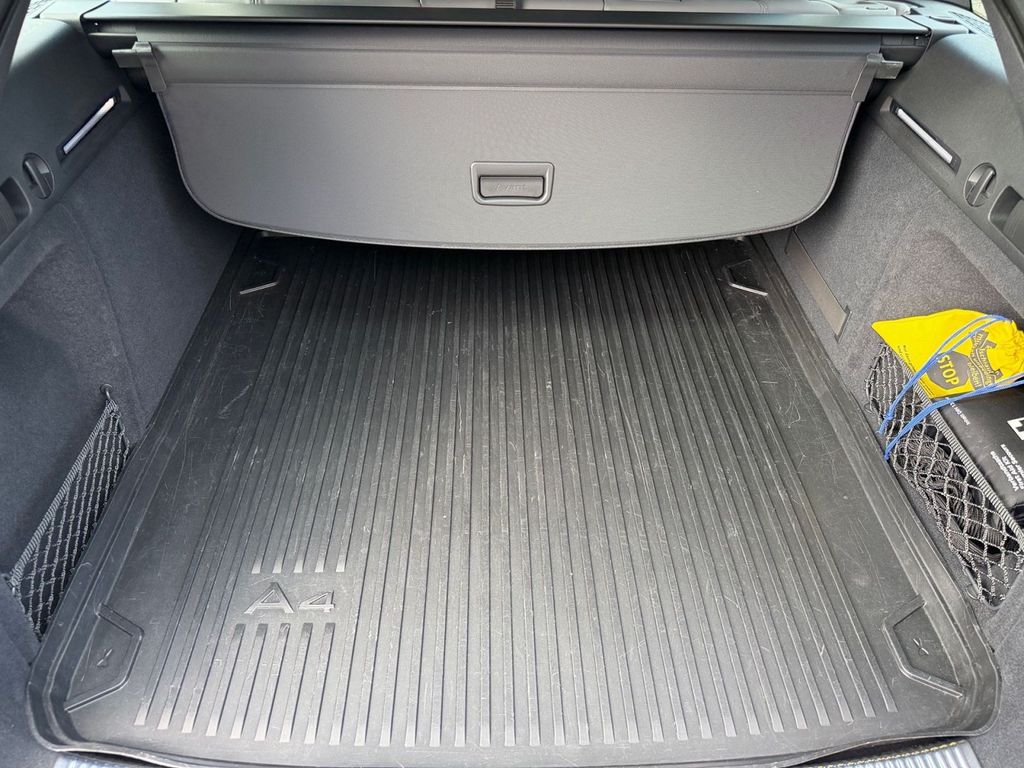 Audi A4 2023 г. Синий, пробег 38004 км