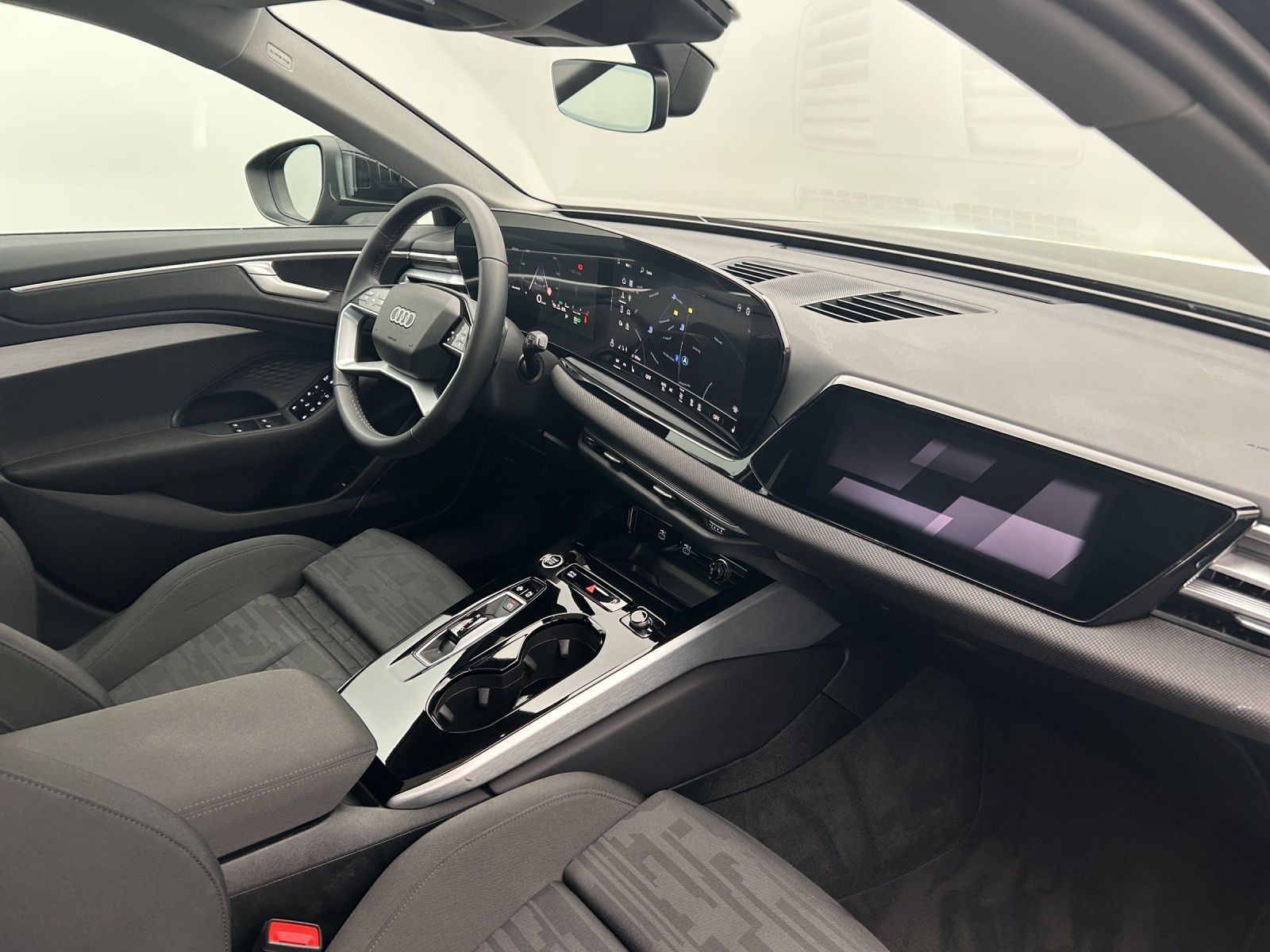 Audi A6 2025 г. Чёрный, пробег 14855 км
