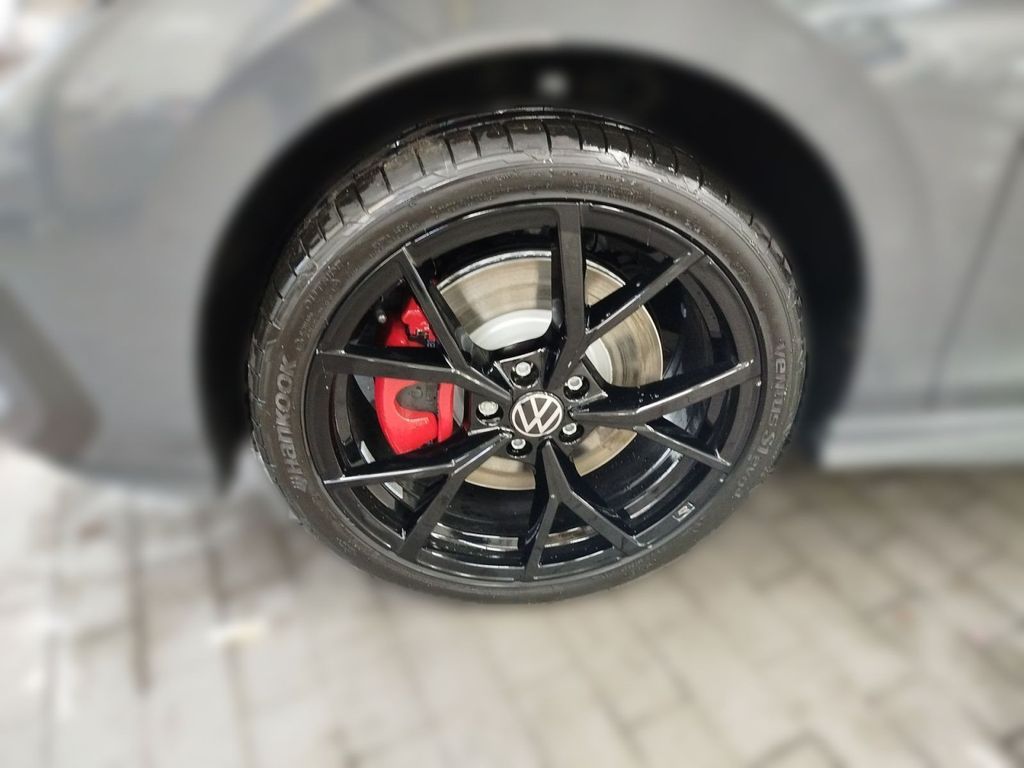 Volkswagen Golf 2026 г. Серый, пробег 9500 км