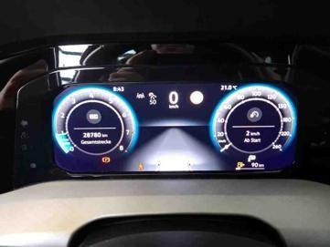 Volkswagen Golf 2024 г. Серый, пробег 28780 км