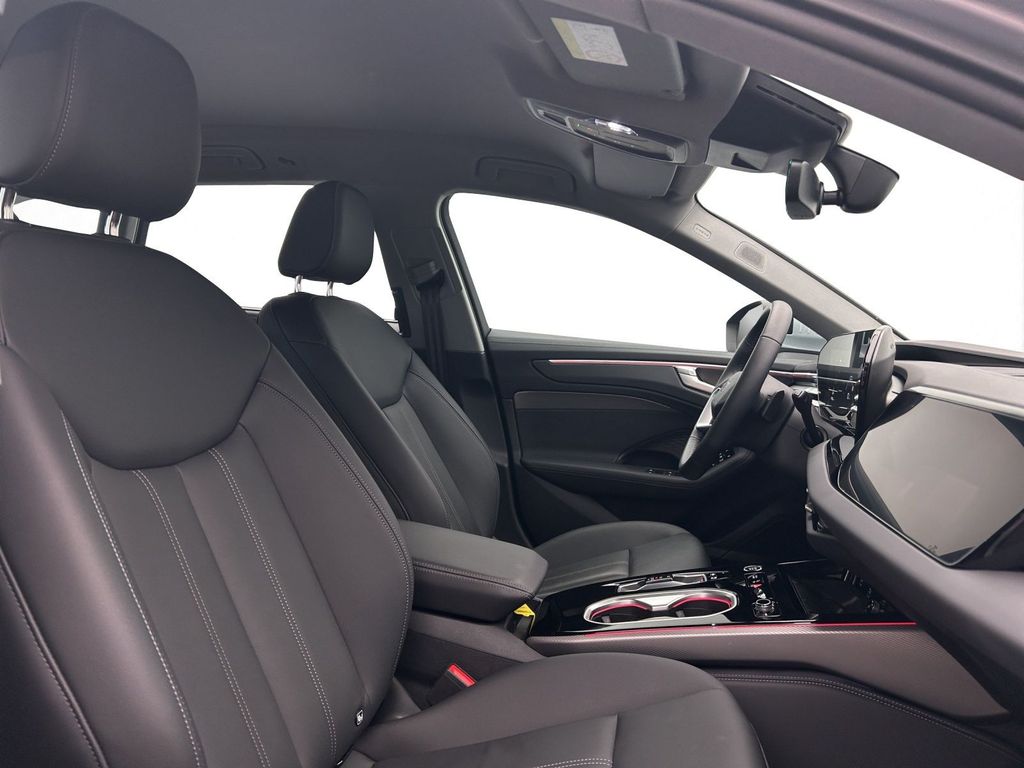 Audi A6 2025 г. Серебристый, пробег 24195 км