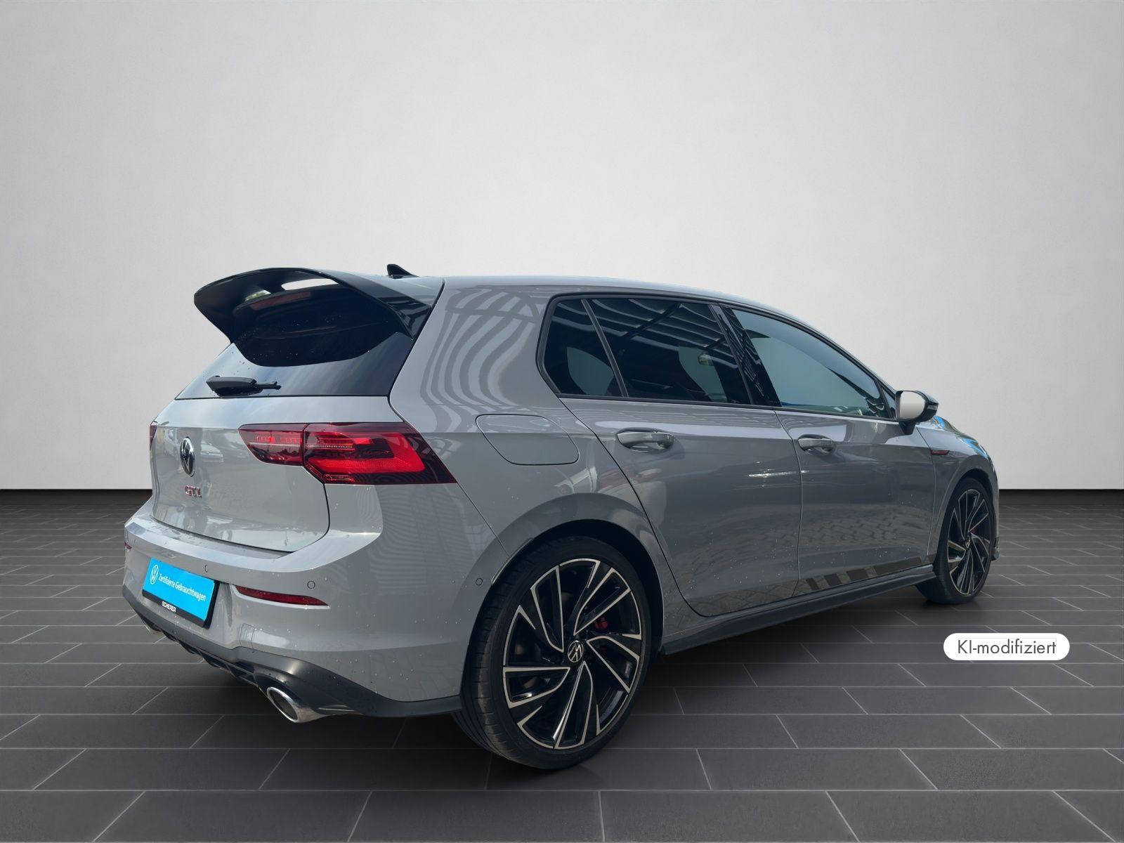 Volkswagen Golf 2023 г. Серый, пробег 24002 км