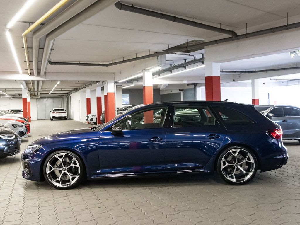Audi RS4 2024 г. Синий, пробег 21565 км