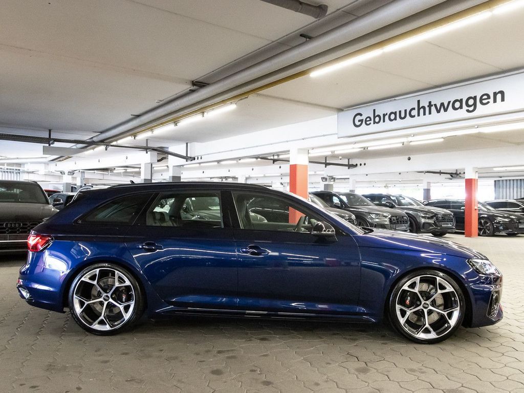 Audi RS4 2024 г. Синий, пробег 21565 км