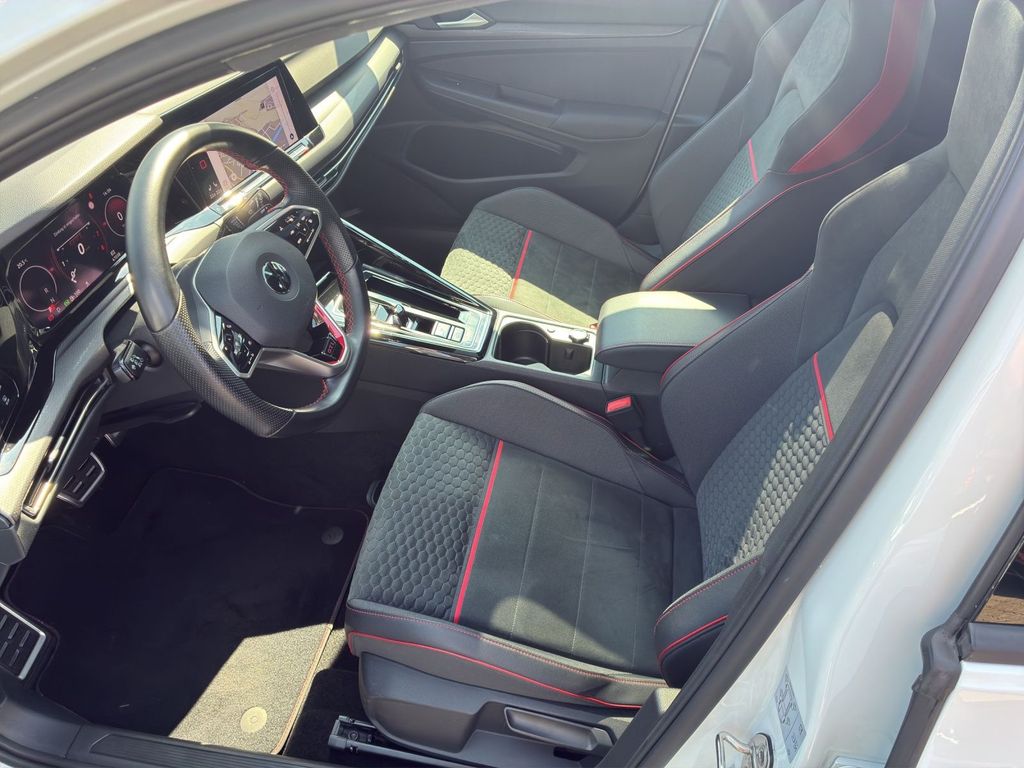 Volkswagen Golf 2022 г. Белый, пробег 47024 км