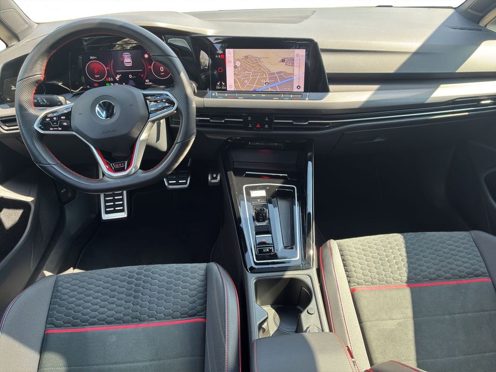 Volkswagen Golf 2022 г. Белый, пробег 47024 км