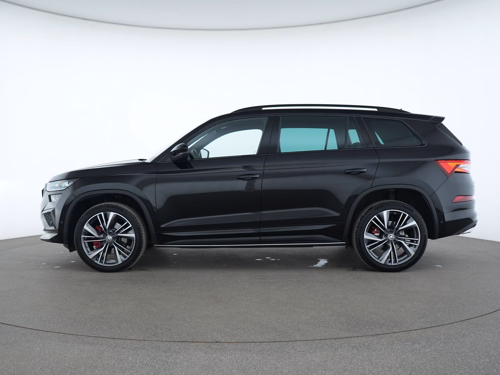 Skoda Kodiaq 2022 г. Чёрный, пробег 46437 км