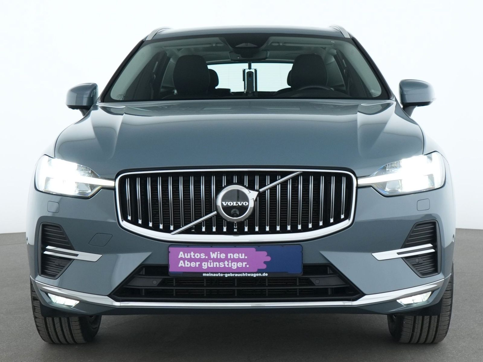 Volvo XC60 2022 г. Серый, пробег 38103 км