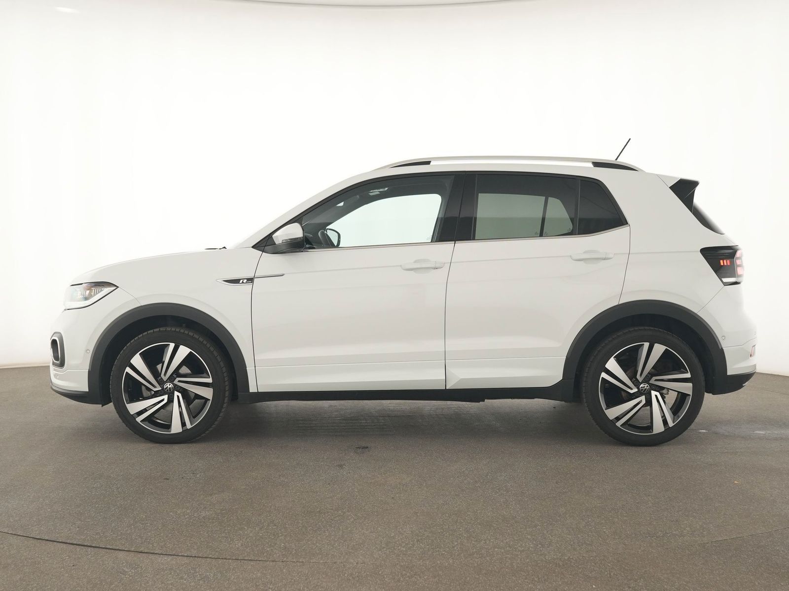 Volkswagen T-Cross 2022 г. Белый, пробег 17319 км
