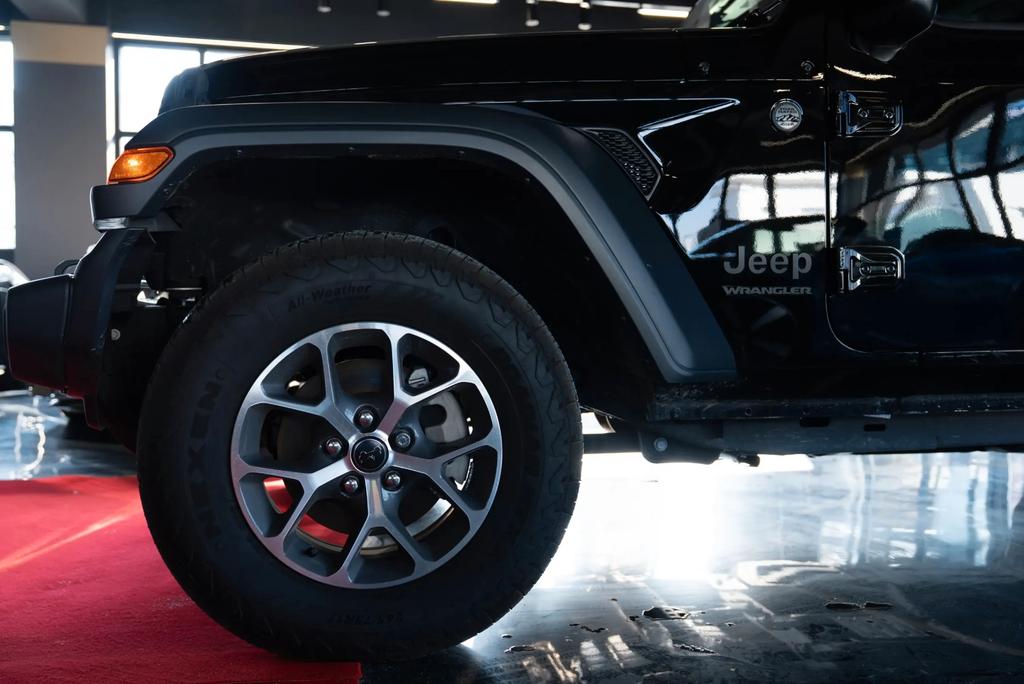 Jeep Wrangler 2024 г. Серый, пробег 3644 км
