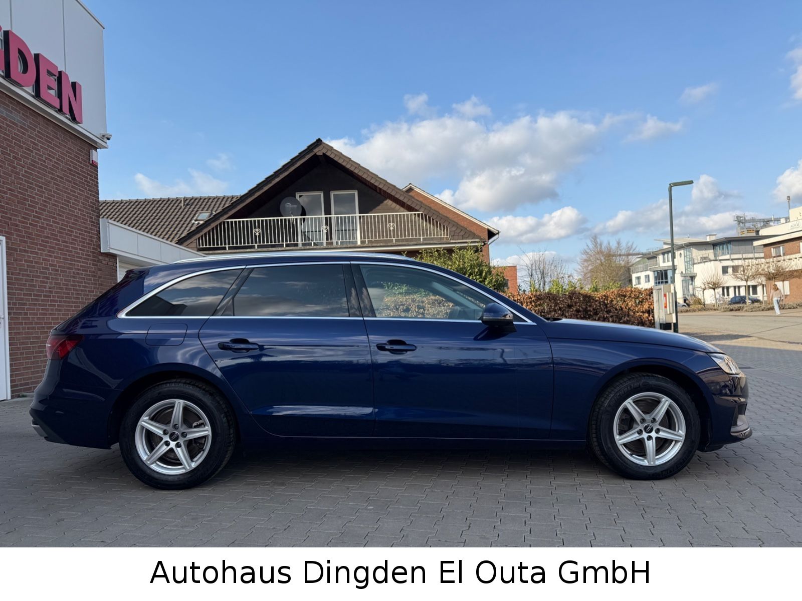 Audi A4 2023 г. Синий, пробег 46000 км