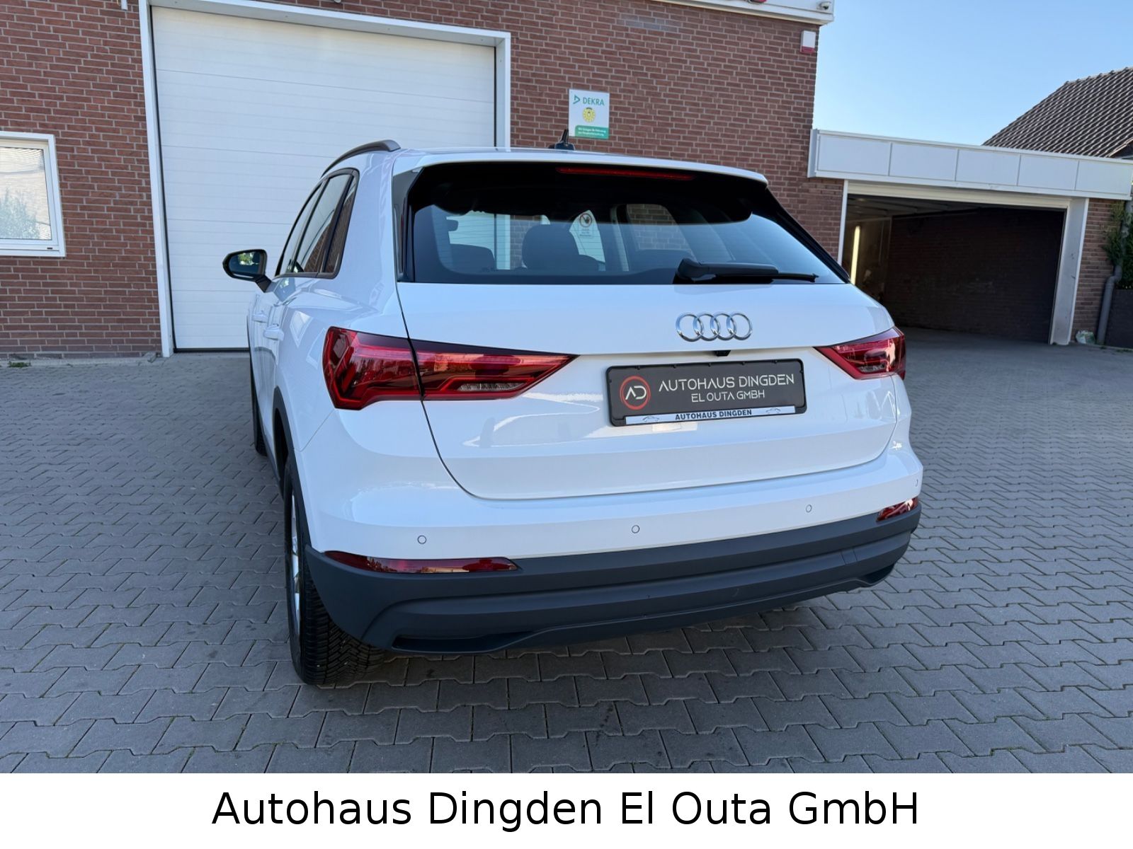 Audi Q3 2023 г. Белый, пробег 33000 км