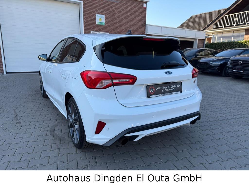 Ford Focus 2021 г. Белый, пробег 20000 км