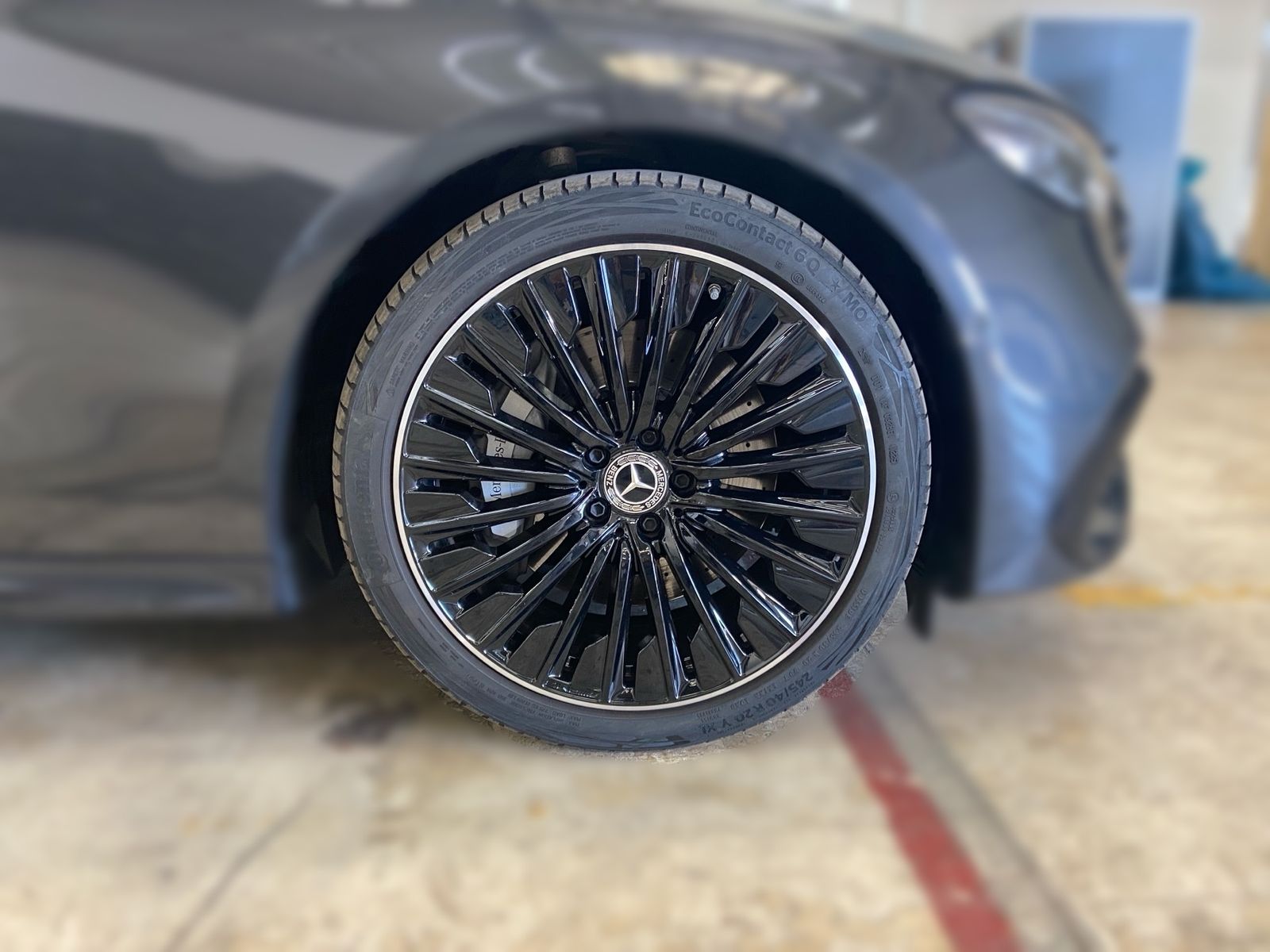 Mercedes-Benz E 220 2025 г. Серый, пробег 48161 км