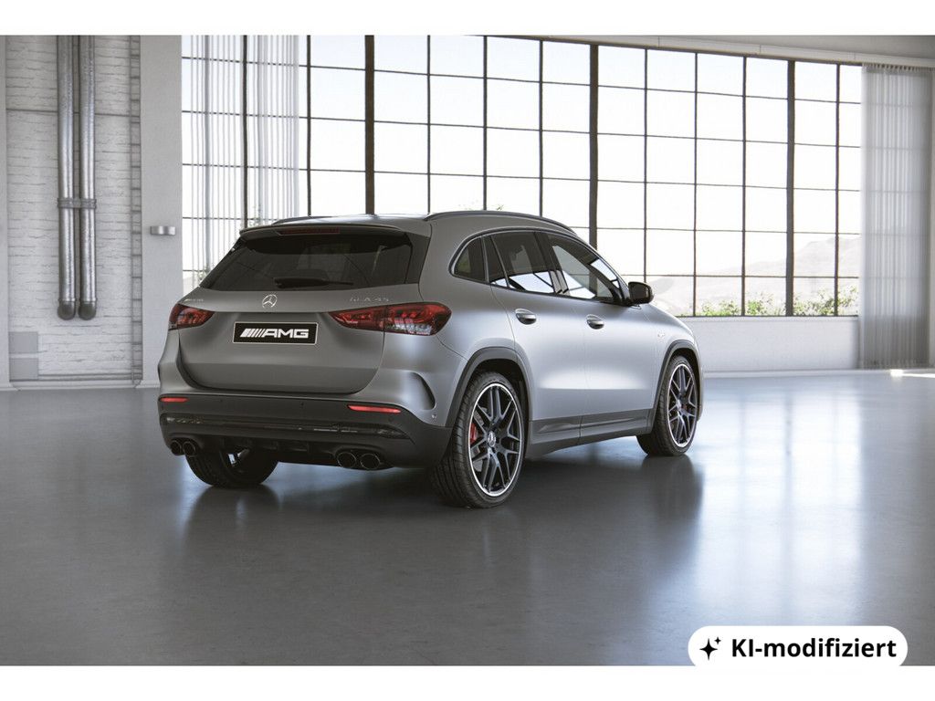 Mercedes-Benz GLA 45 AMG 2024 г. Серый, пробег 43452 км