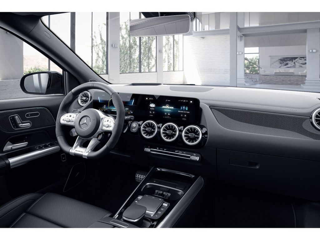 Mercedes-Benz GLA 45 AMG 2024 г. Серый, пробег 43452 км