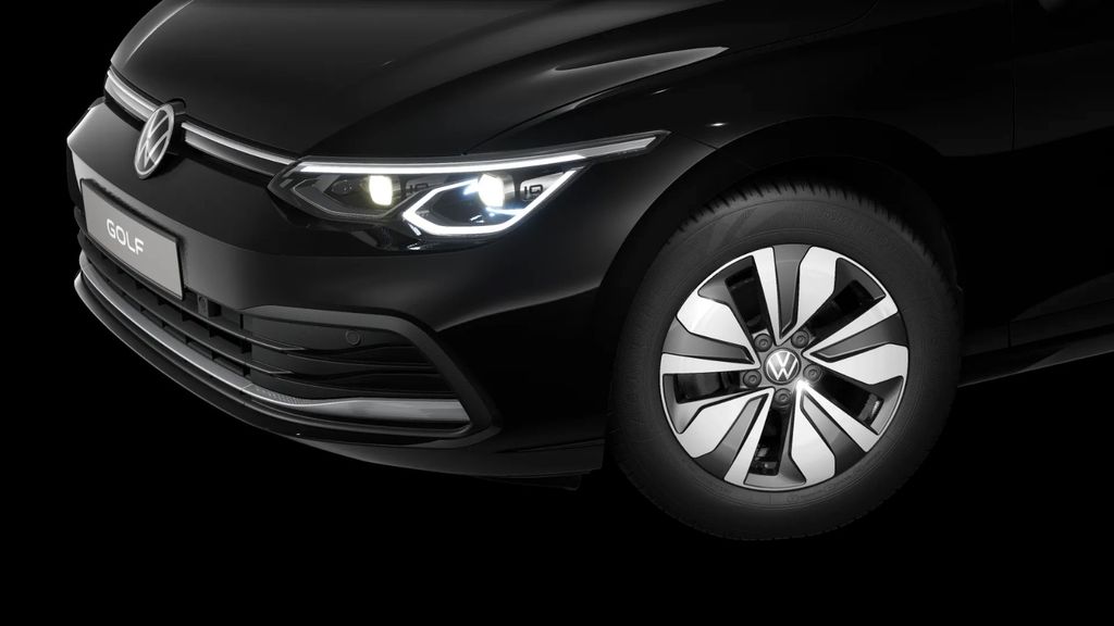 Volkswagen Golf 2023 г. Чёрный, пробег 30000 км