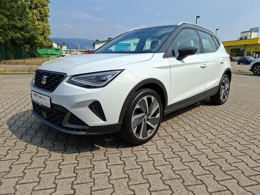 SEAT Arona 2023 г. Белый, пробег 34050 км