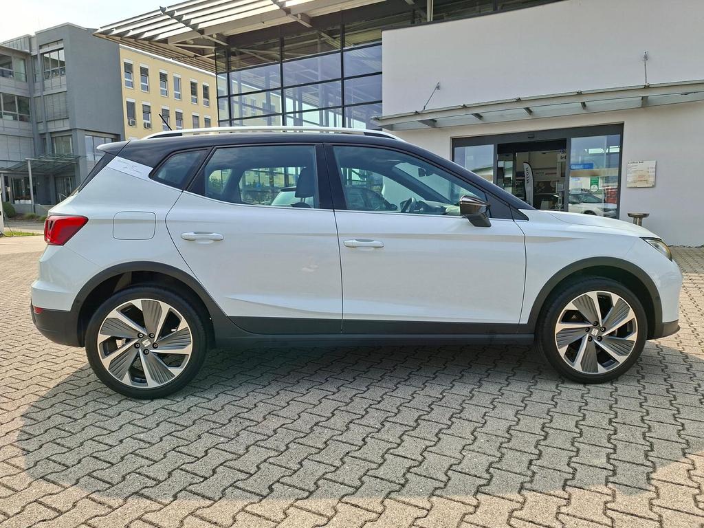SEAT Arona 2023 г. Белый, пробег 34050 км