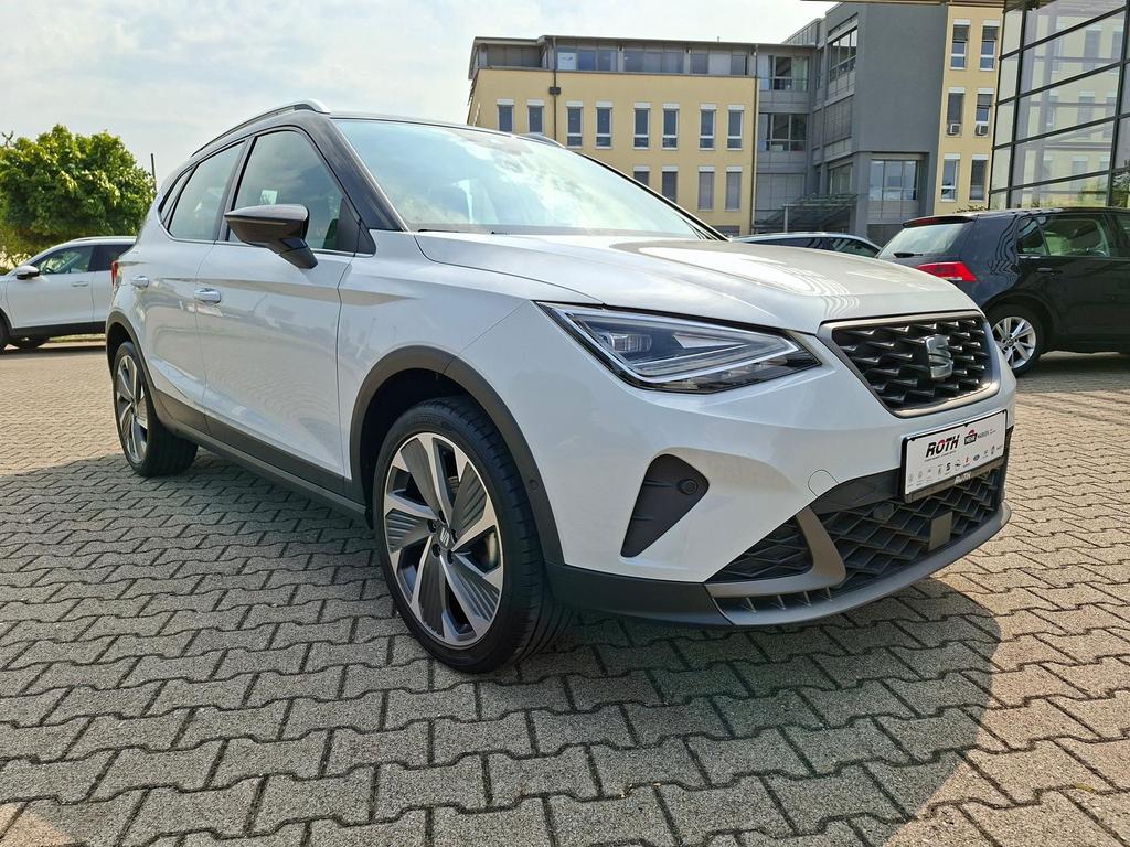 SEAT Arona 2023 г. Белый, пробег 34050 км