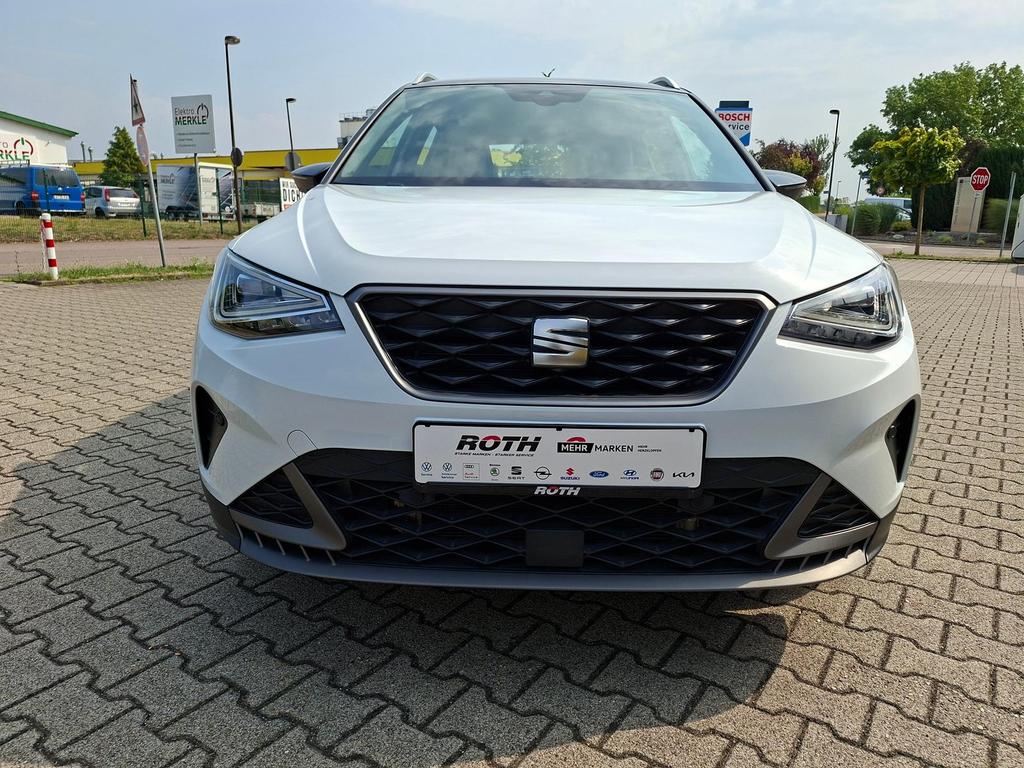 SEAT Arona 2023 г. Белый, пробег 34050 км