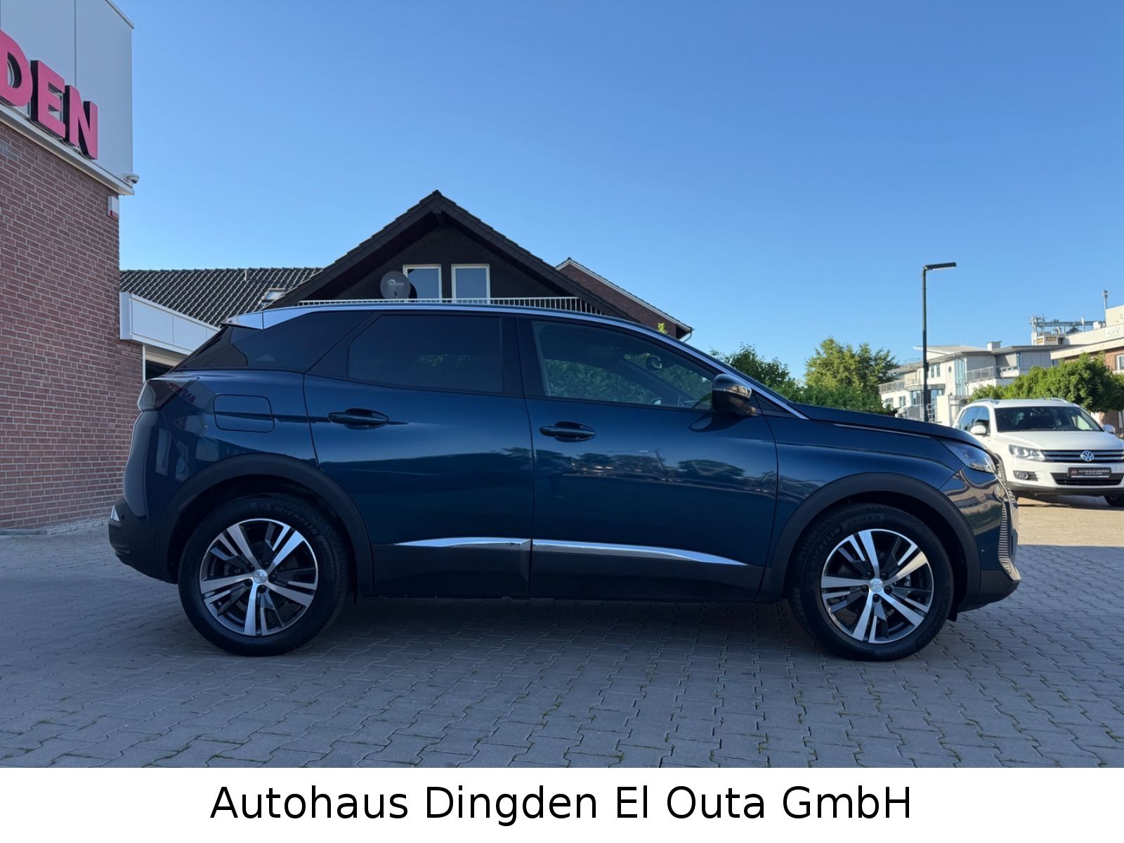 Peugeot 3008 2023 г. Синий, пробег 58000 км