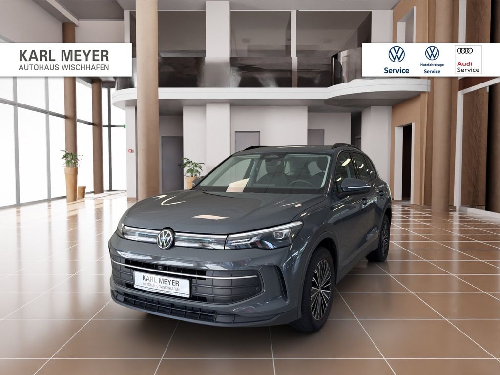 Volkswagen Tiguan 2024 г. Серый, пробег 55400 км