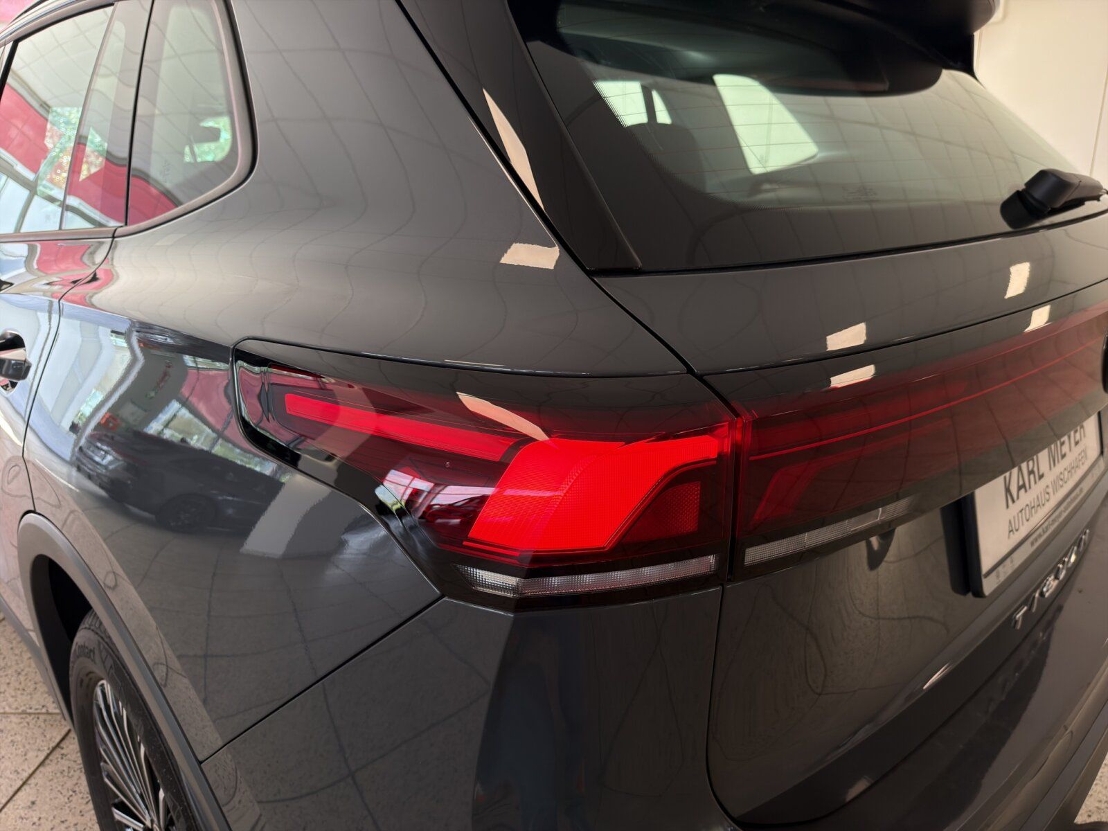 Volkswagen Tiguan 2024 г. Серый, пробег 55400 км