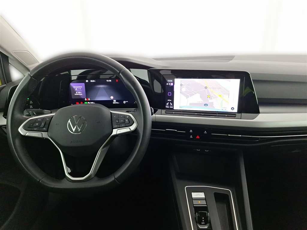 Volkswagen Golf 2024 г. Жёлтый, пробег 53414 км