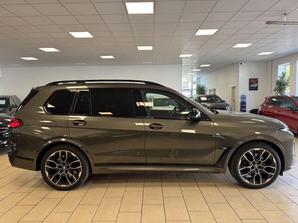 BMW X7 M60 2022 г. Зелёный, пробег 47285 км