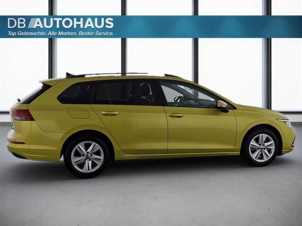 Volkswagen Golf 2024 г. Жёлтый, пробег 47282 км