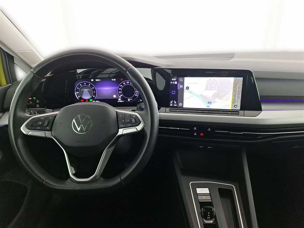 Volkswagen Golf 2024 г. Жёлтый, пробег 47282 км