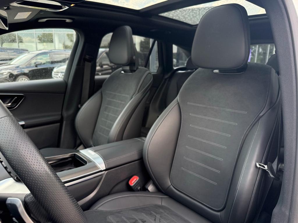 Mercedes-Benz GLC 200 2025 г. Белый, пробег 12893 км