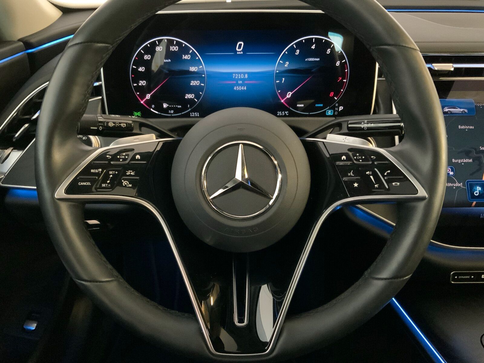 Mercedes-Benz E 200 2025 г. Чёрный, пробег 45130 км