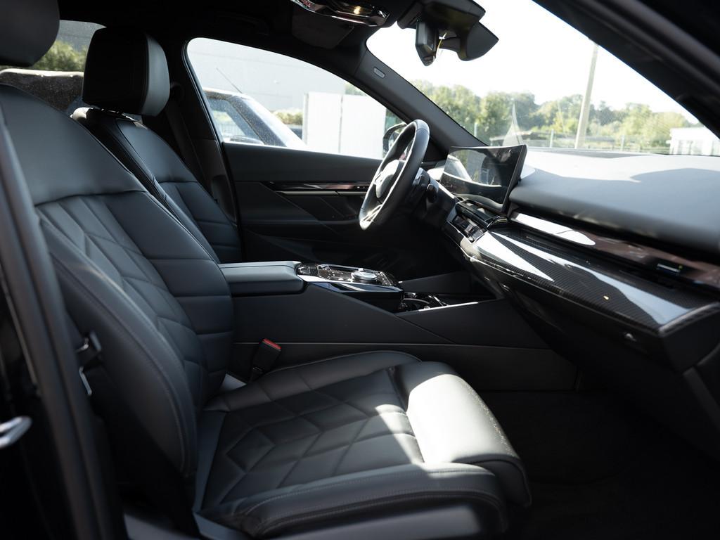 BMW 520 2025 г. Чёрный, пробег 25822 км