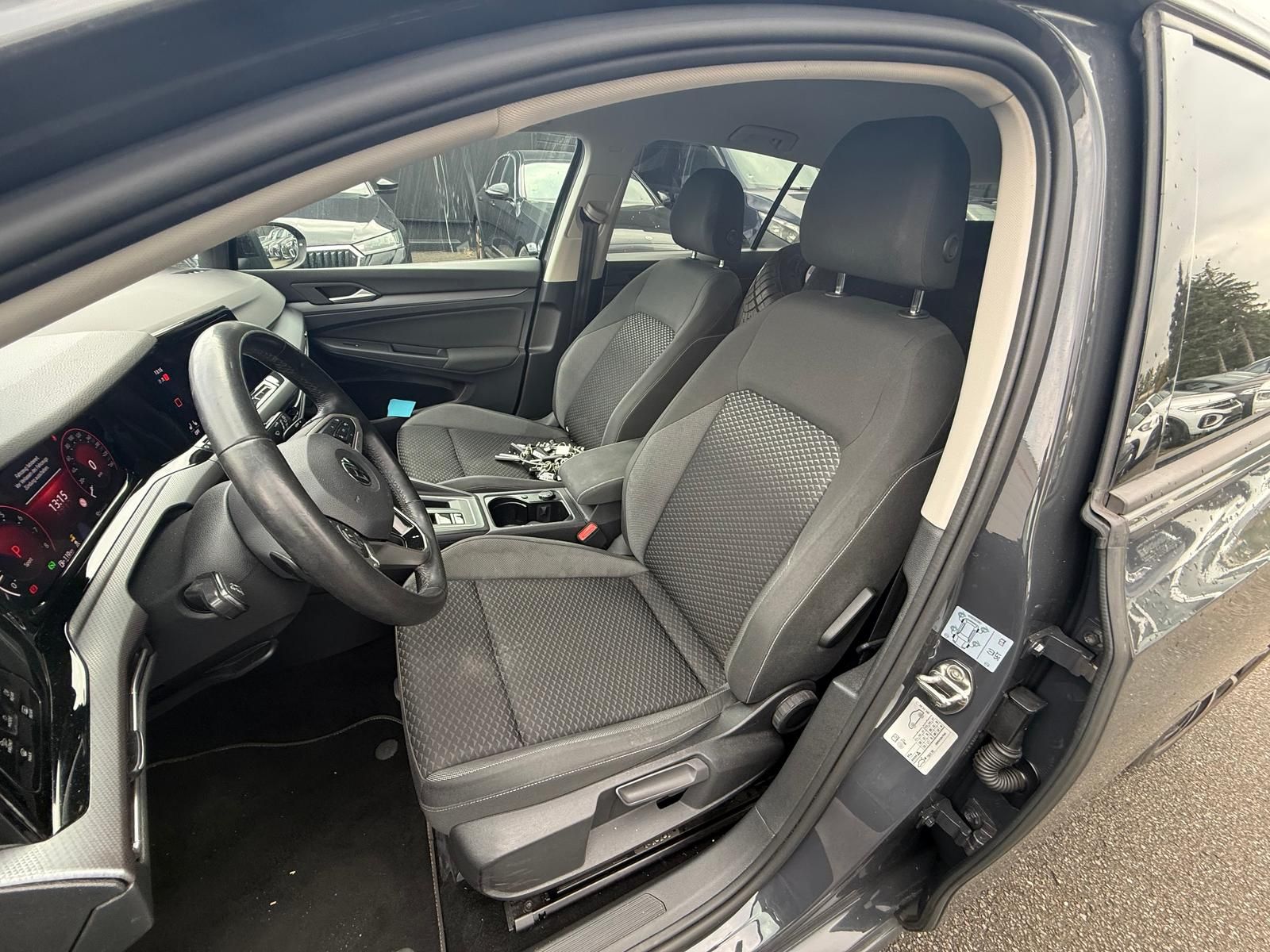 Volkswagen Golf 2022 г. Серый, пробег 54766 км