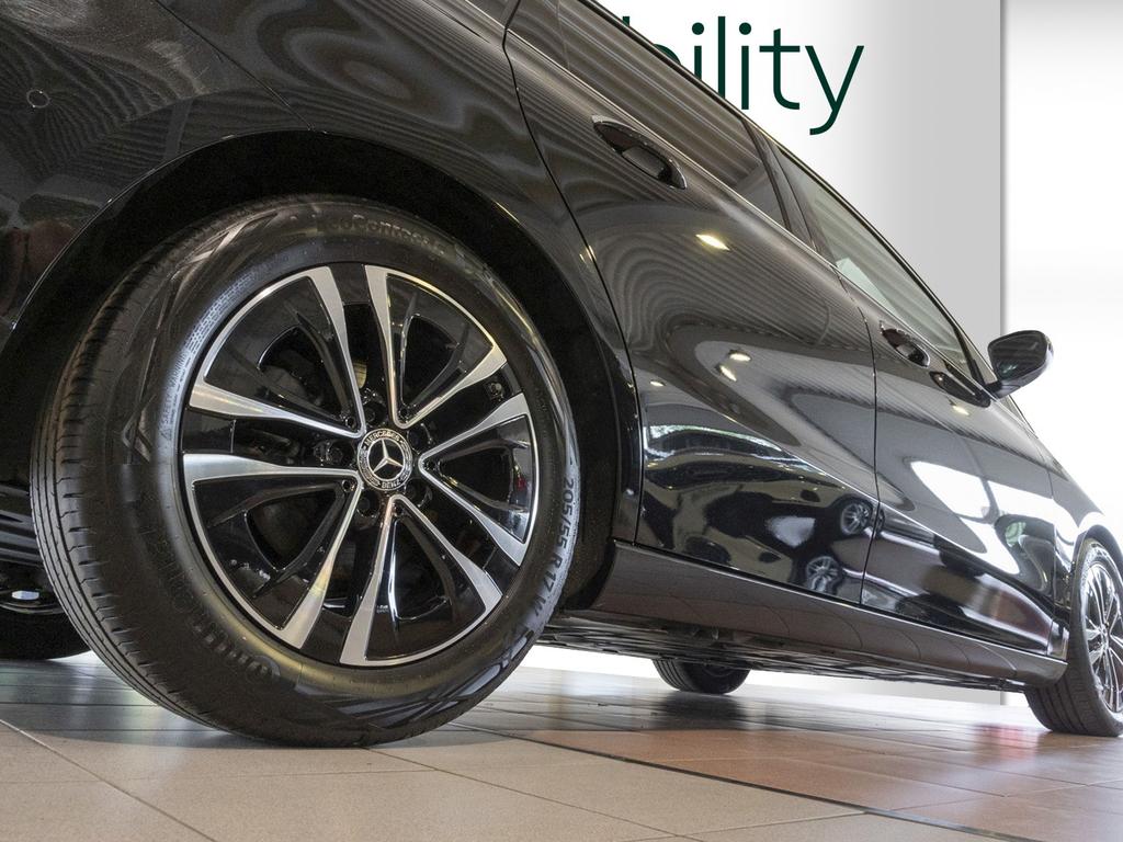 Mercedes-Benz B 200 2023 г. Чёрный, пробег 51269 км