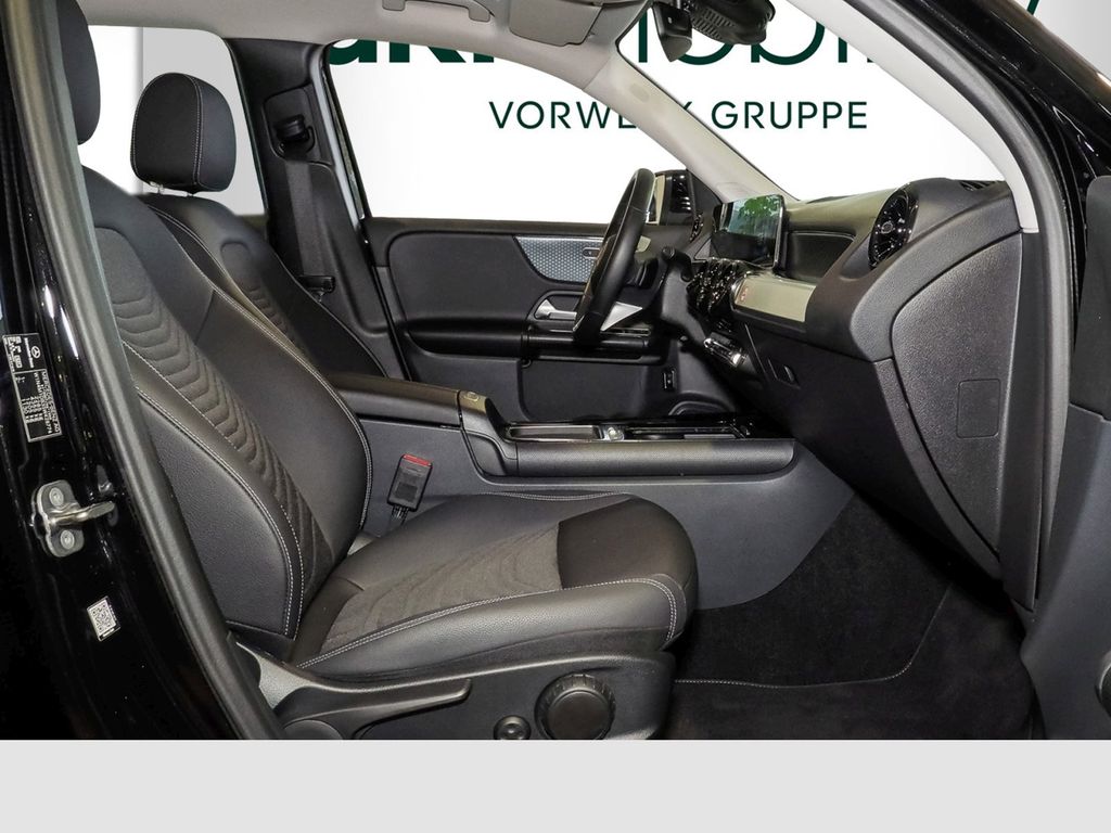 Mercedes-Benz GLB 200 2025 г. Чёрный, пробег 43404 км