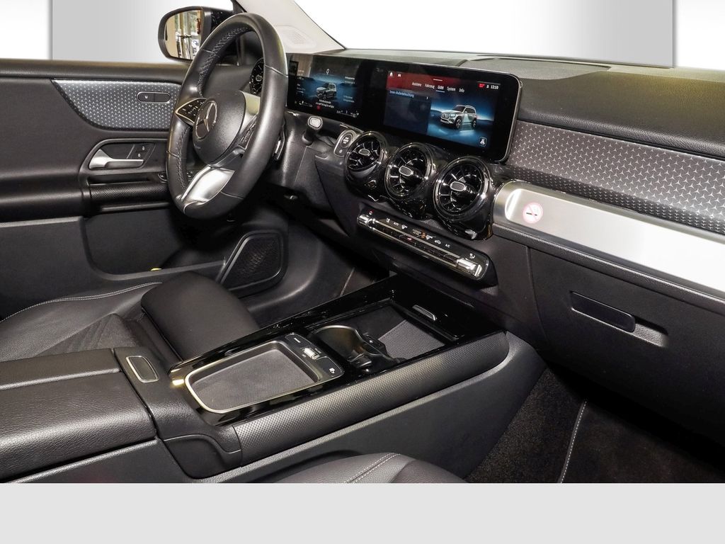 Mercedes-Benz GLB 200 2025 г. Чёрный, пробег 43404 км