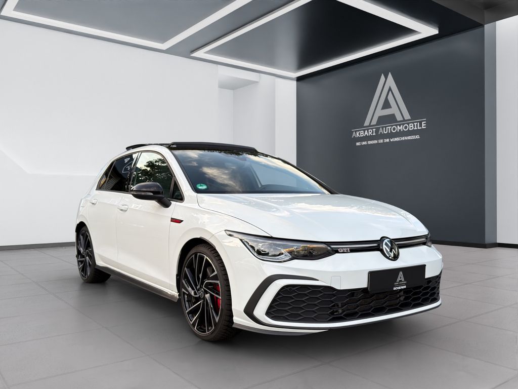 Volkswagen Golf 2024 г. Белый, пробег 19000 км
